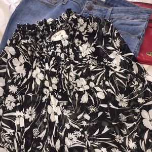 Style & Co Black & White Floral Sz S